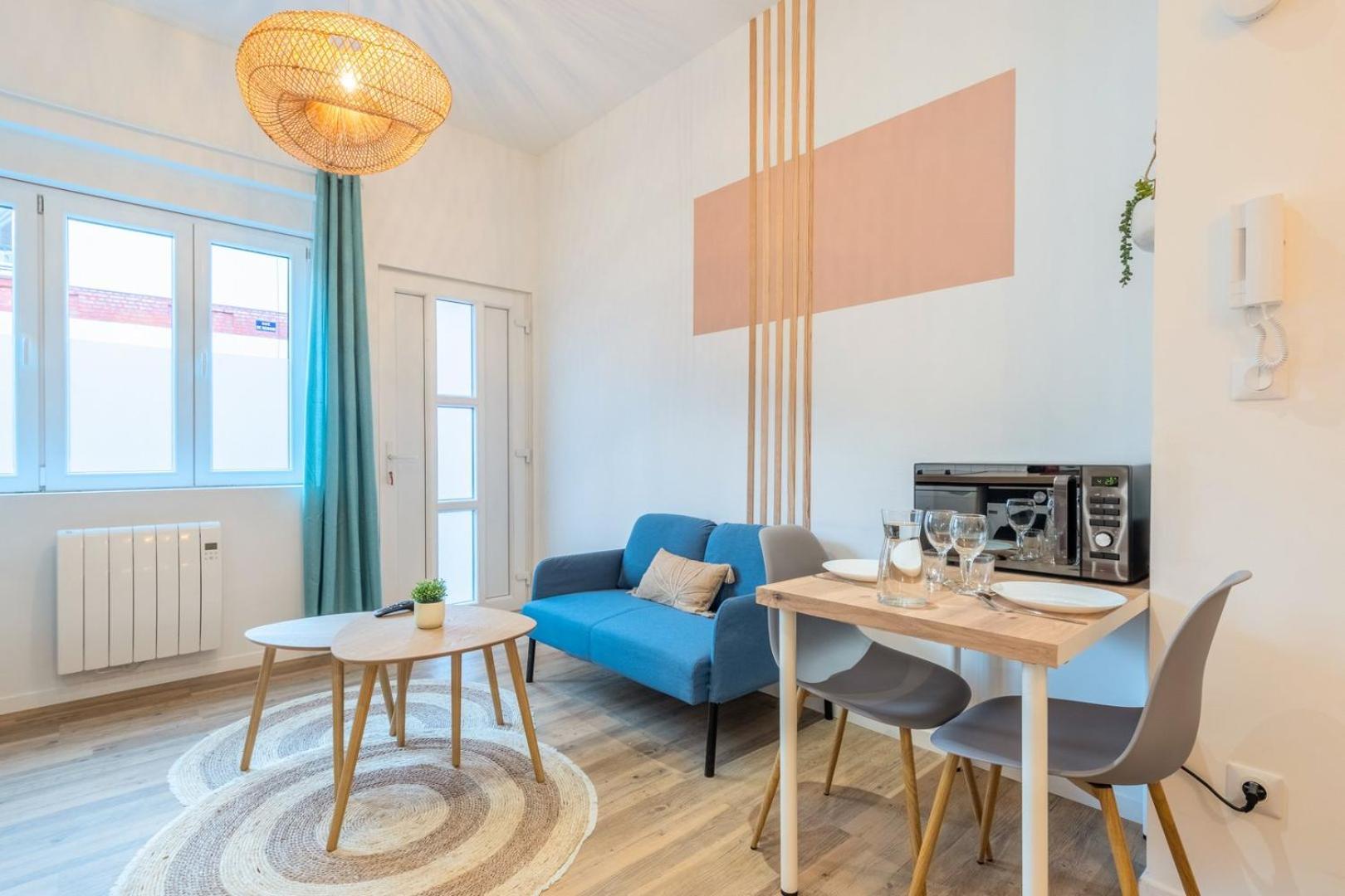 Near Tram & Parc Barbieux, Chr + Parking *